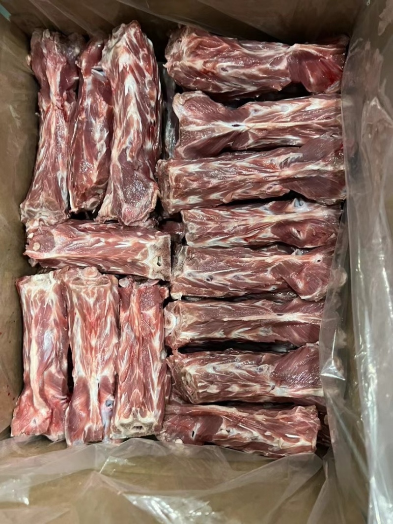 羊脖骨，适合炖煮，肉质鲜美，价格合适，全国冷链直发