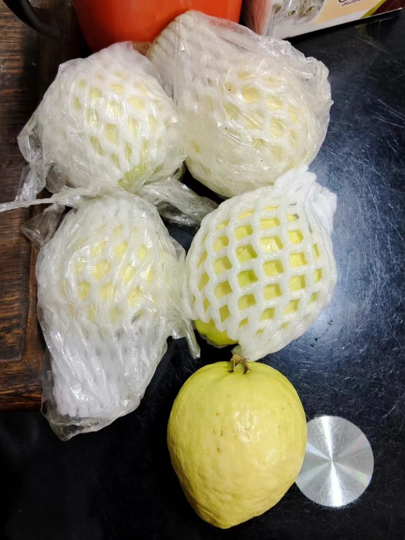【软糯甜香】奶油芭乐新鲜上市个大味甜量大从优欢迎选购