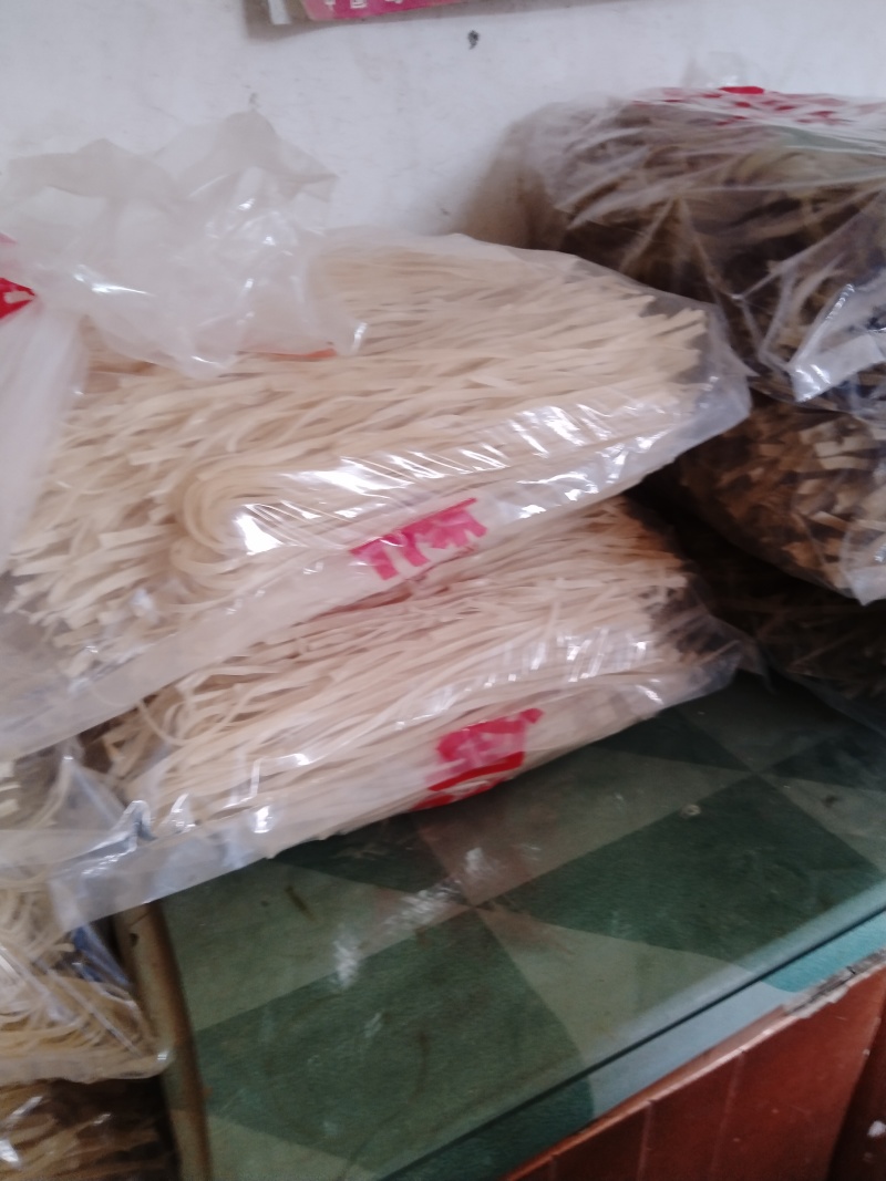 山东菏泽红薯粉条味道纯正营养丰富可视频看货