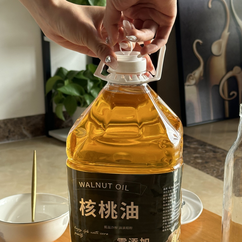 云南特产新货初榨冷榨正宗核桃油炒菜香油核桃食用油