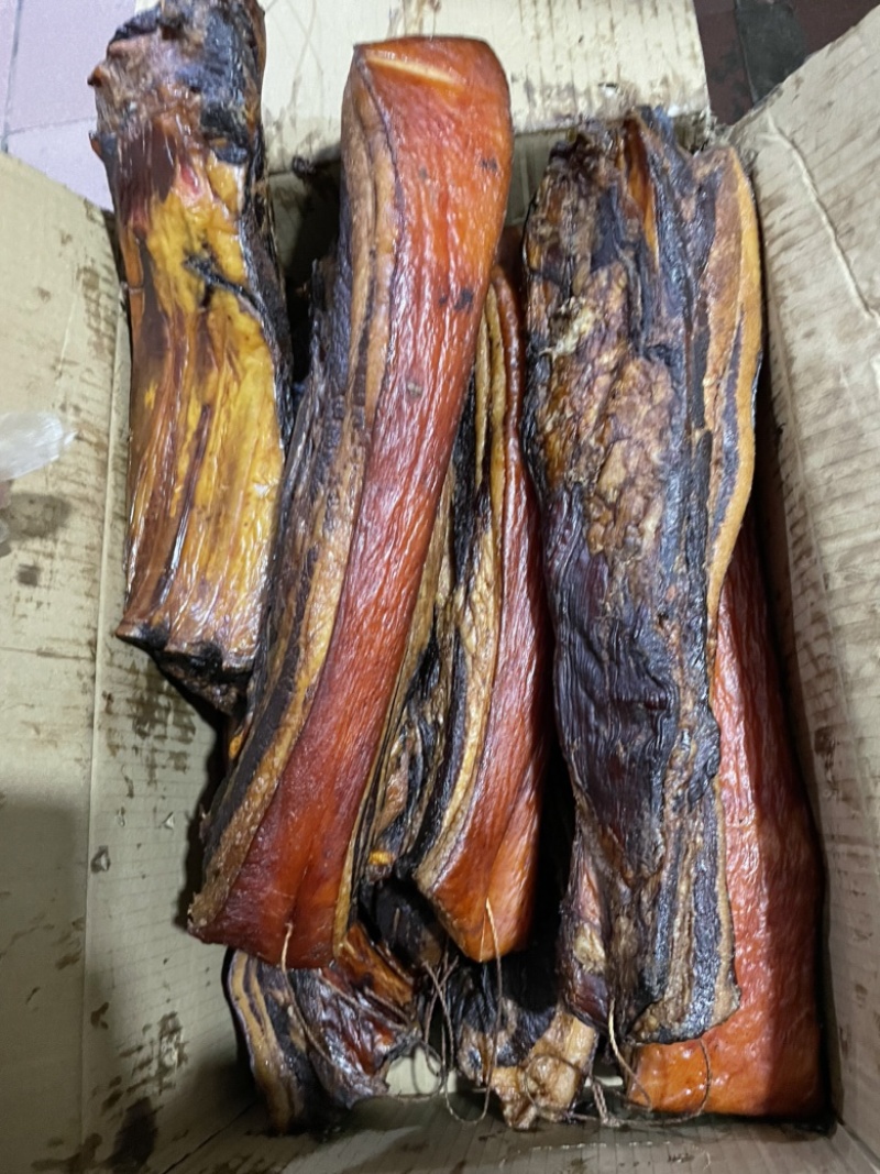 烟熏带骨腊肉（腊肉香肠源头工厂一手货源）