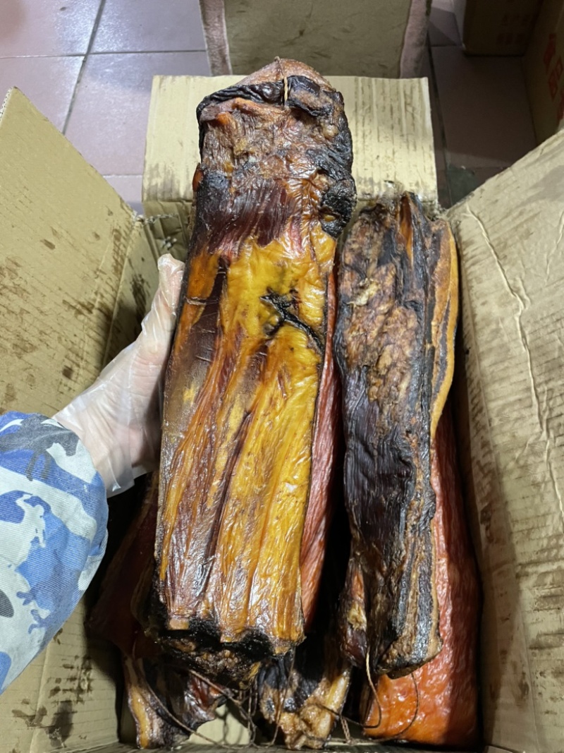 烟熏带骨腊肉（腊肉香肠源头工厂一手货源）