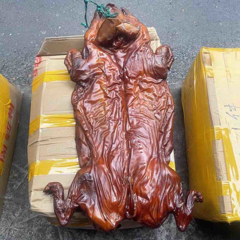整只小香猪（腊肉香肠源头工厂一手货源）