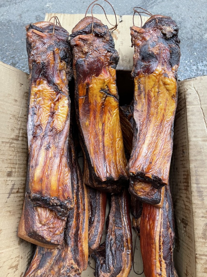 烟熏带骨腊肉（源头工厂腊肉香肠批发）