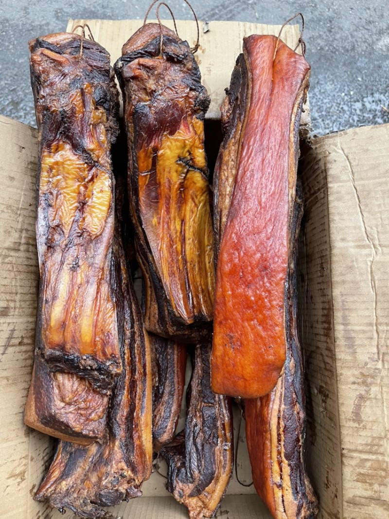 烟熏带骨腊肉（源头工厂腊肉香肠批发）