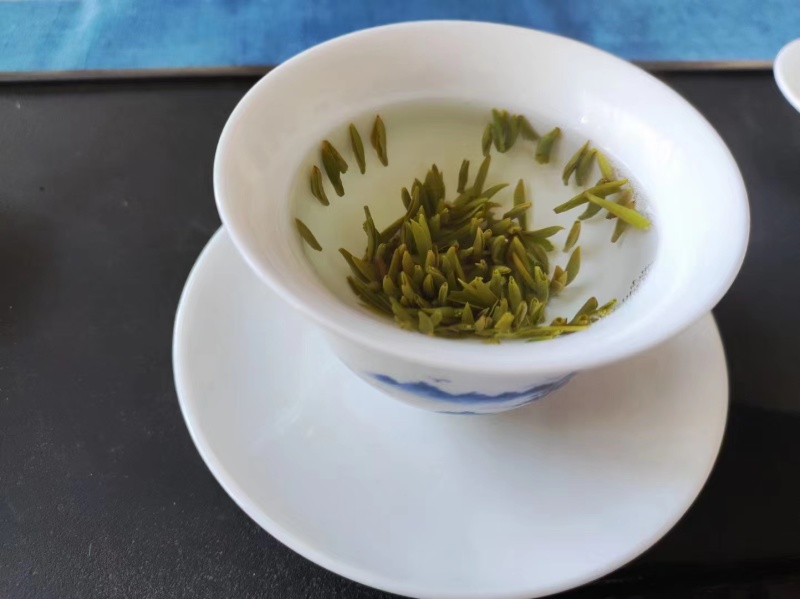 四川珙鹿鸣贡茶，采用福选9号纯的早春明鲜，特级雀舌芽茶！