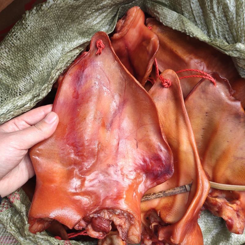 烟熏猪耳朵腊猪耳朵风干猪耳朵一手货源品质保证现货供应