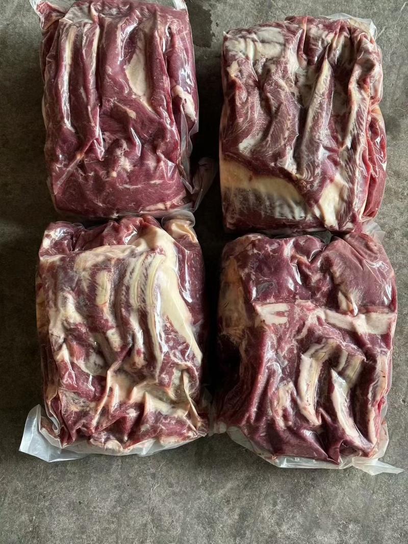鲜冻带皮驴肉嫩口质量保证价位低，一袋十斤真空装