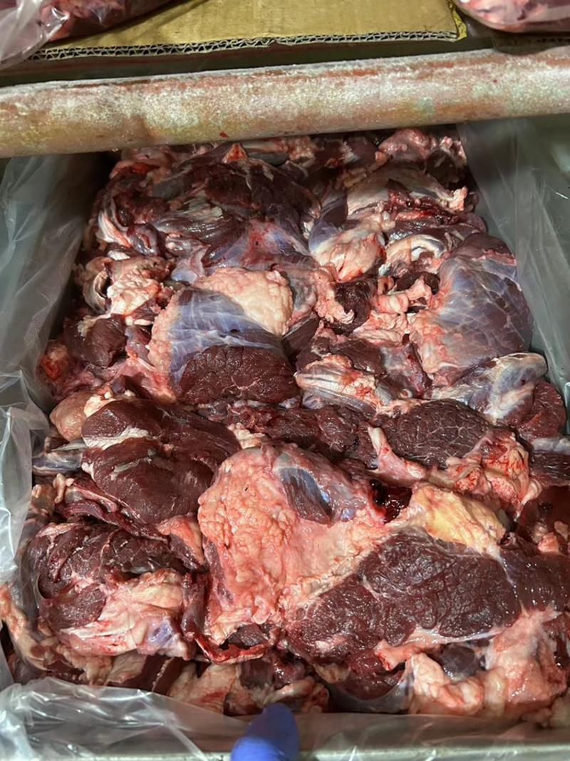 牛肉块五斤卷，五斤真空包装，牛头赘肉，都是整块的，