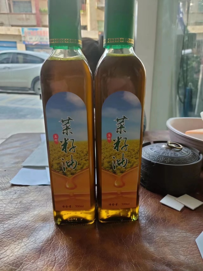 湖北恩施纯正菜籽油，物理压榨，质量保证欢迎选购