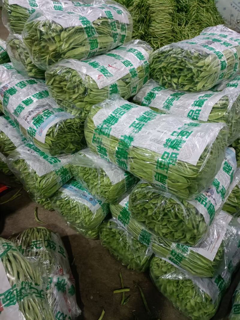 云南孟定无筋豆大量上市，露天新苗，