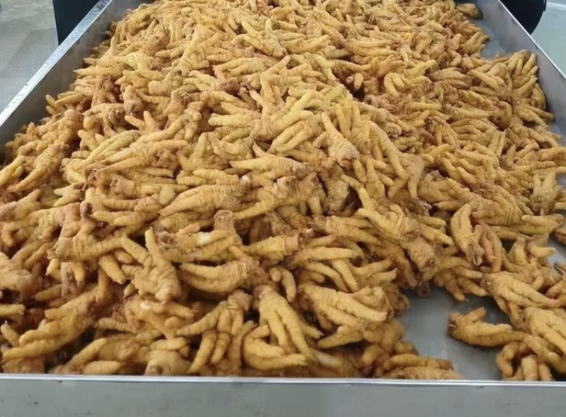 工厂直销虎皮鸡爪，油炸鸡爪