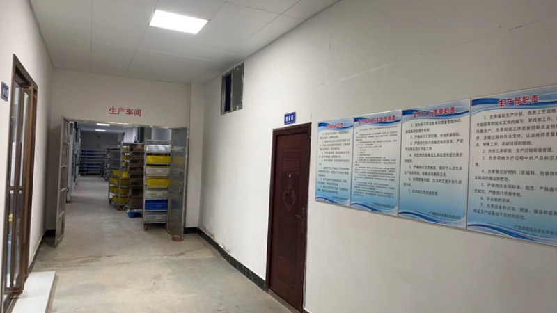 工厂直销虎皮鸡爪，油炸鸡爪