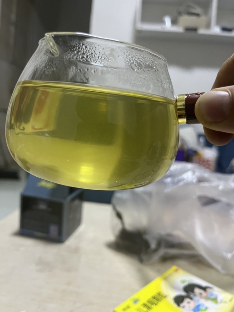 野生红茶、大树普洱茶毛料、300年左右古树普洱茶毛料！