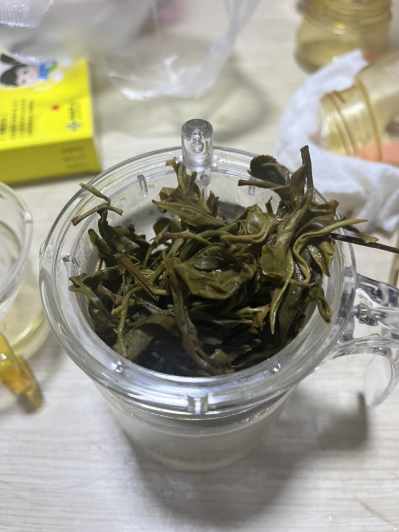 野生红茶、大树普洱茶毛料、300年左右古树普洱茶毛料！