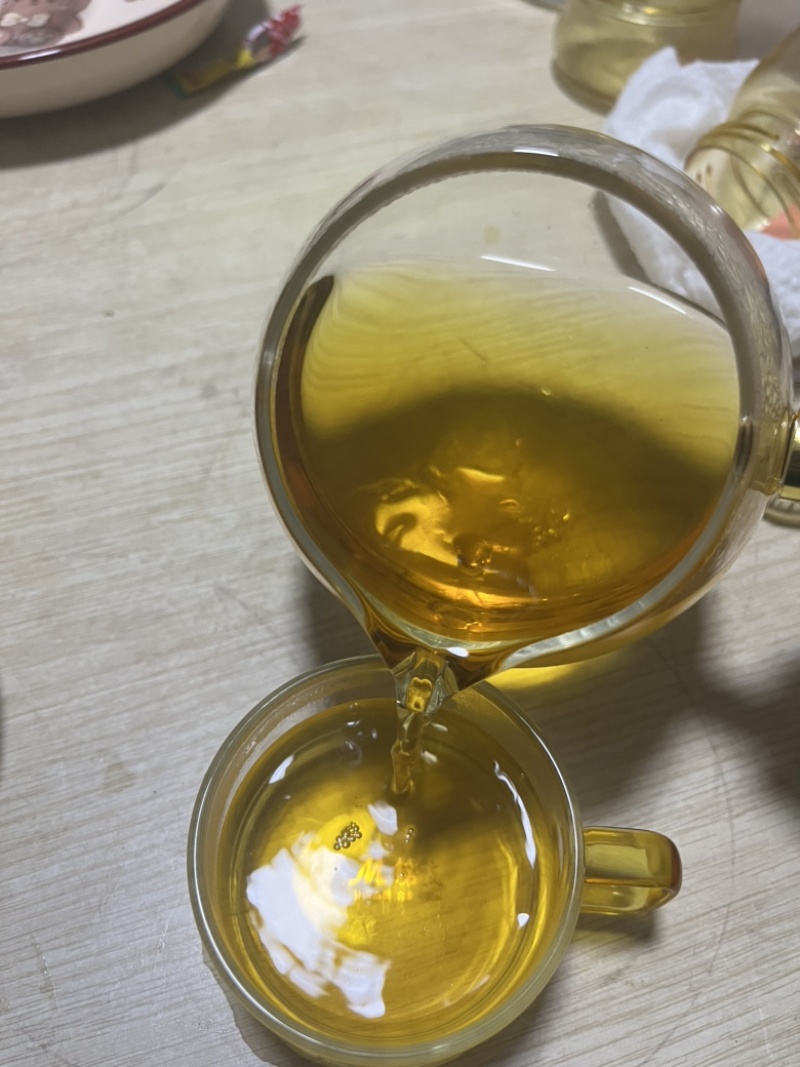 野生红茶、大树普洱茶毛料、300年左右古树普洱茶毛料！