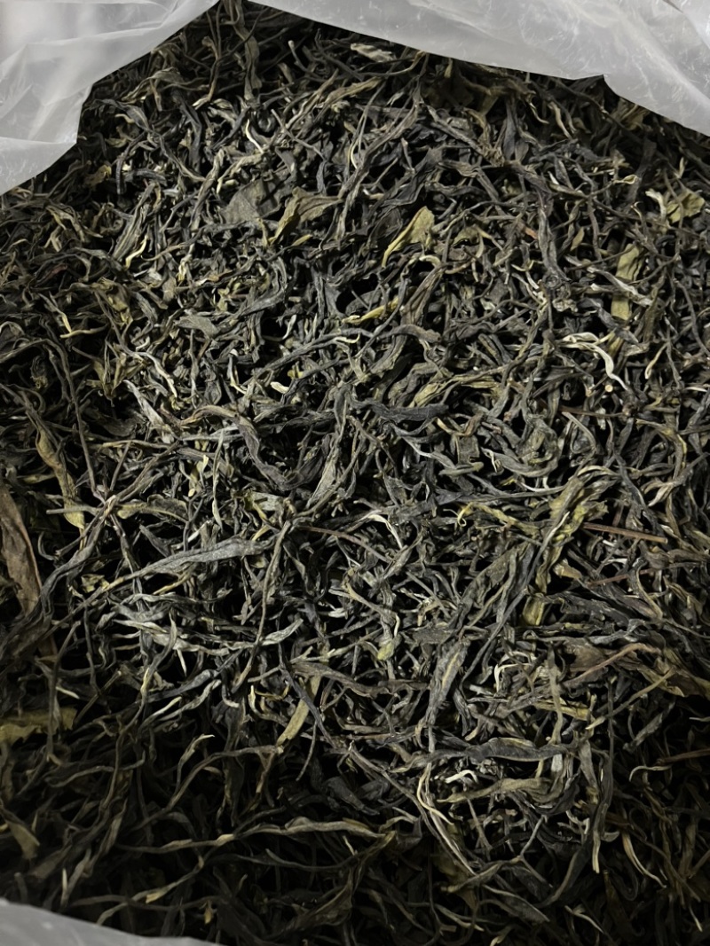 野生红茶、大树普洱茶毛料、300年左右古树普洱茶毛料！