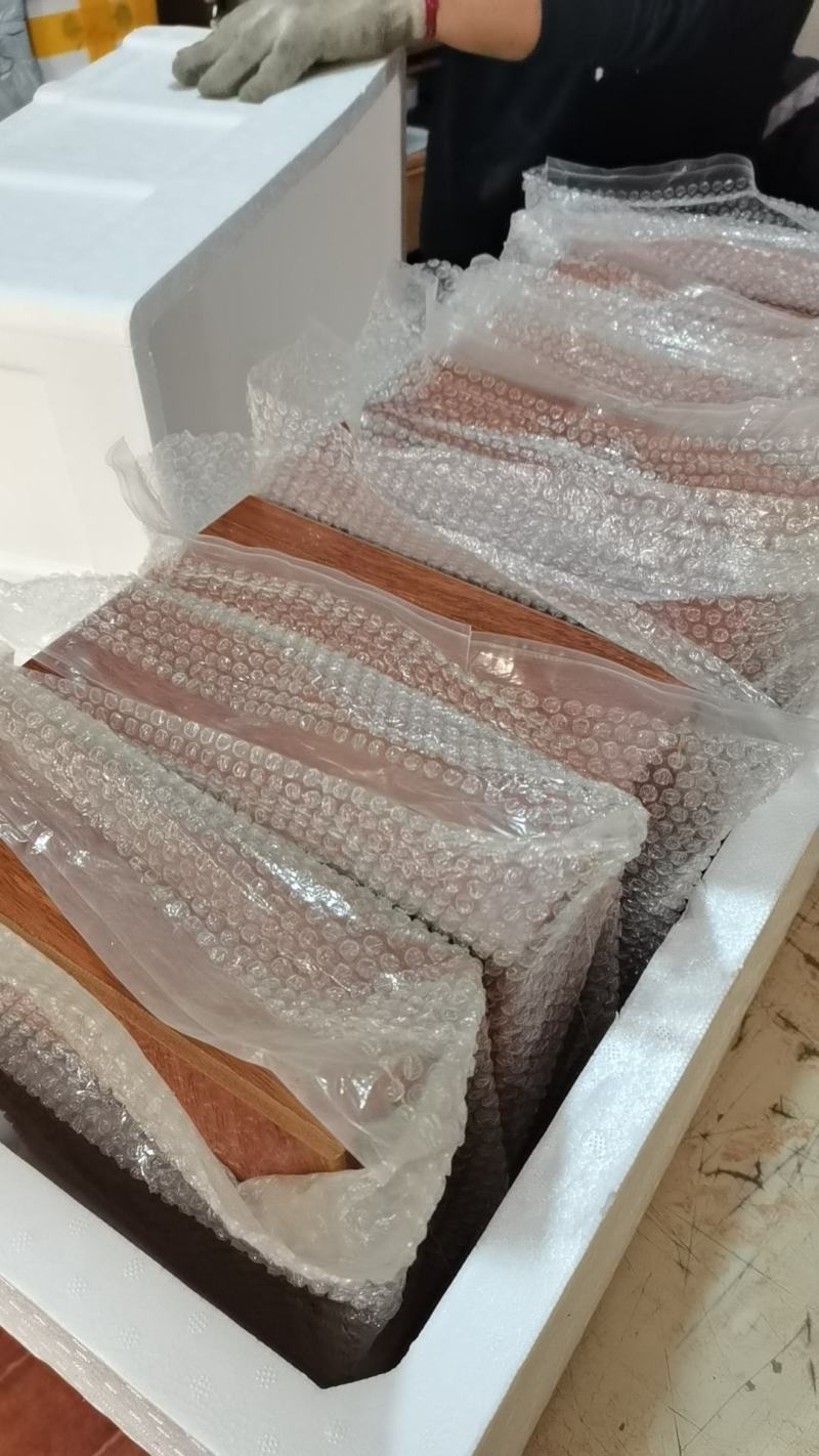 纯野生黑枸杞，一盒一斤装