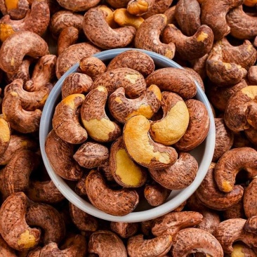 新货带皮焗腰仁熟大果越南炭烧果批发一手货源