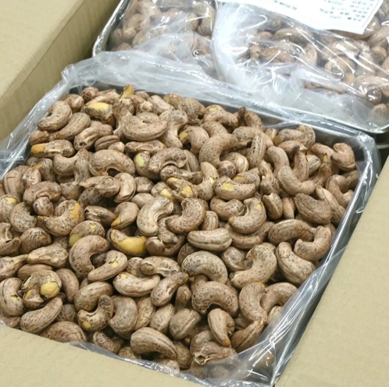 新货带皮焗腰仁熟大果越南炭烧果批发一手货源