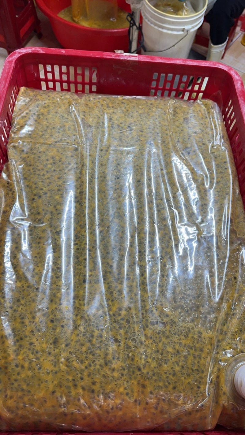 百香果果皮，或者百香果果浆，暂时没有完整的百香果，