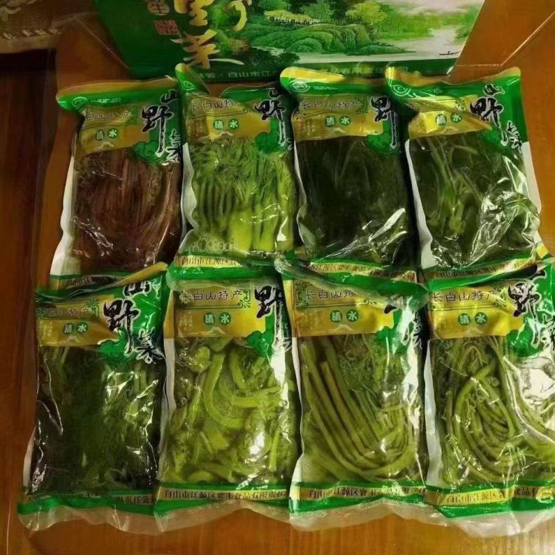 一件礼盒里有八袋纯正的山野菜春节期间送礼有面