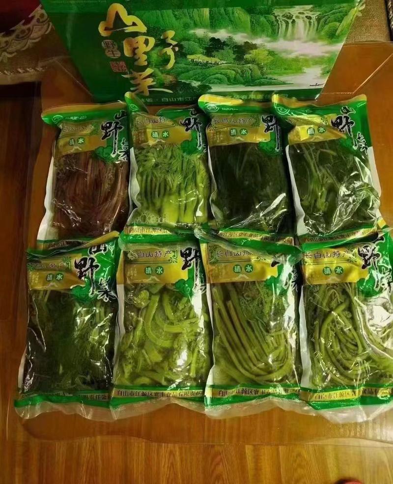 一件礼盒里有八袋纯正的山野菜春节期间送礼有面