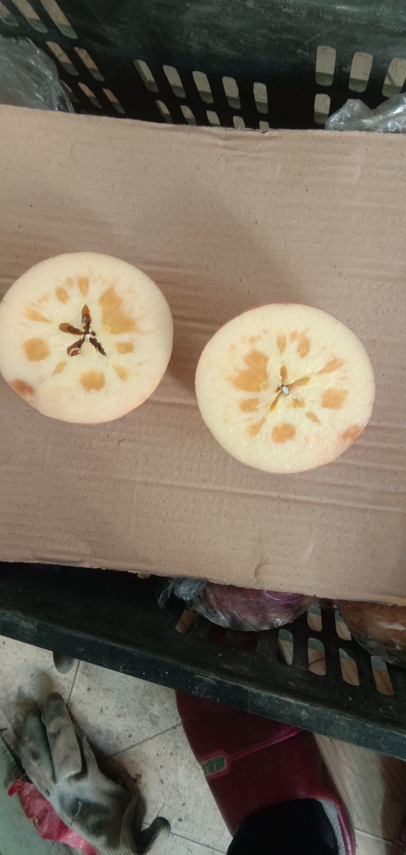 山西运城万荣红富士冰糖心苹果甜脆可口水分足