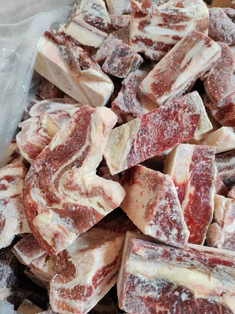 满肉牛排切块