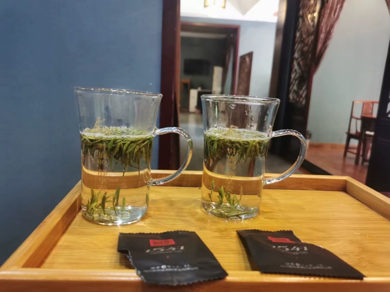 四川珙鹿鸣贡茶，采用福选9号纯的早春明鲜，特级雀舌芽茶！