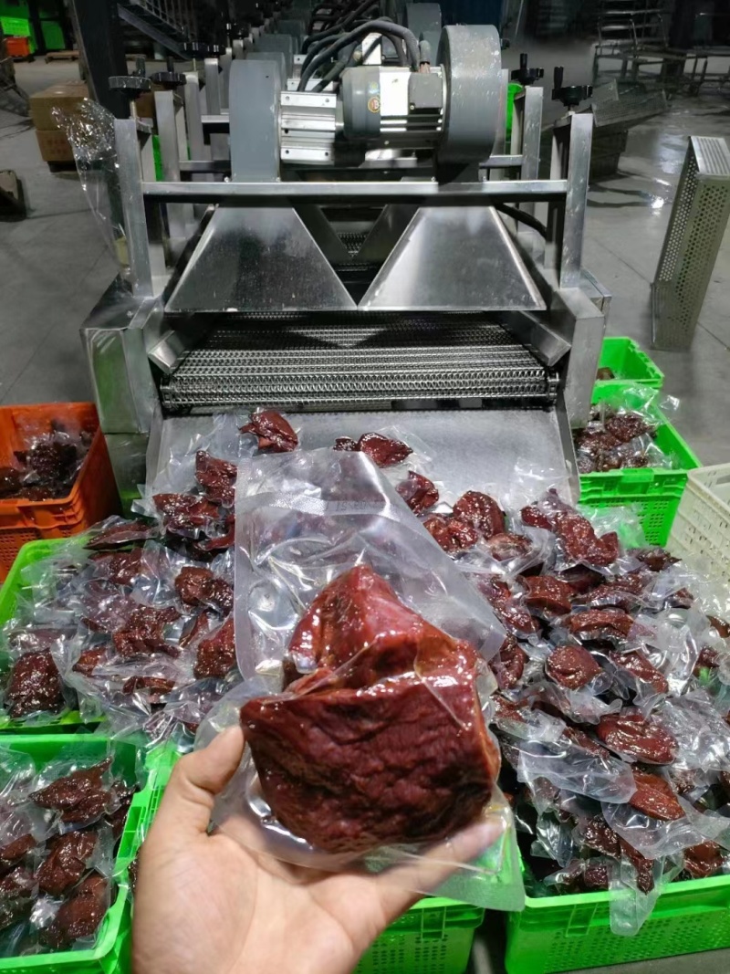 真空酱香肉厂家批发酱香肉麻辣大块肉江湖地摊展会