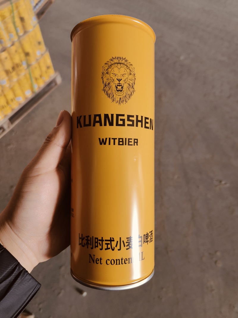 1升啤酒，细高罐啤酒。精酿全麦原浆啤酒。全国招商一区一代