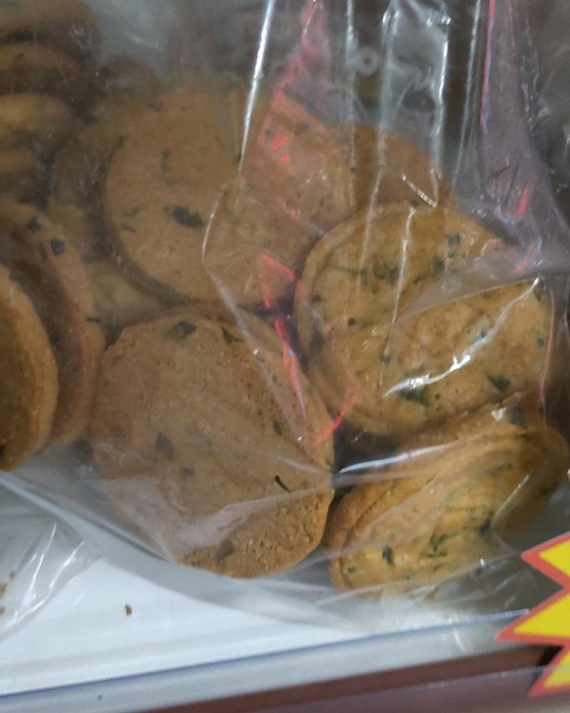 多多福糕点坊，梁平柚子饼干口味很多，绿色食品，零添加，