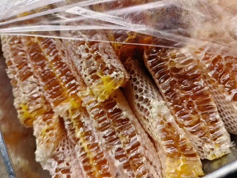 蜂巢蜜一件90斤左右每天现割现发，现货秒发一手货源