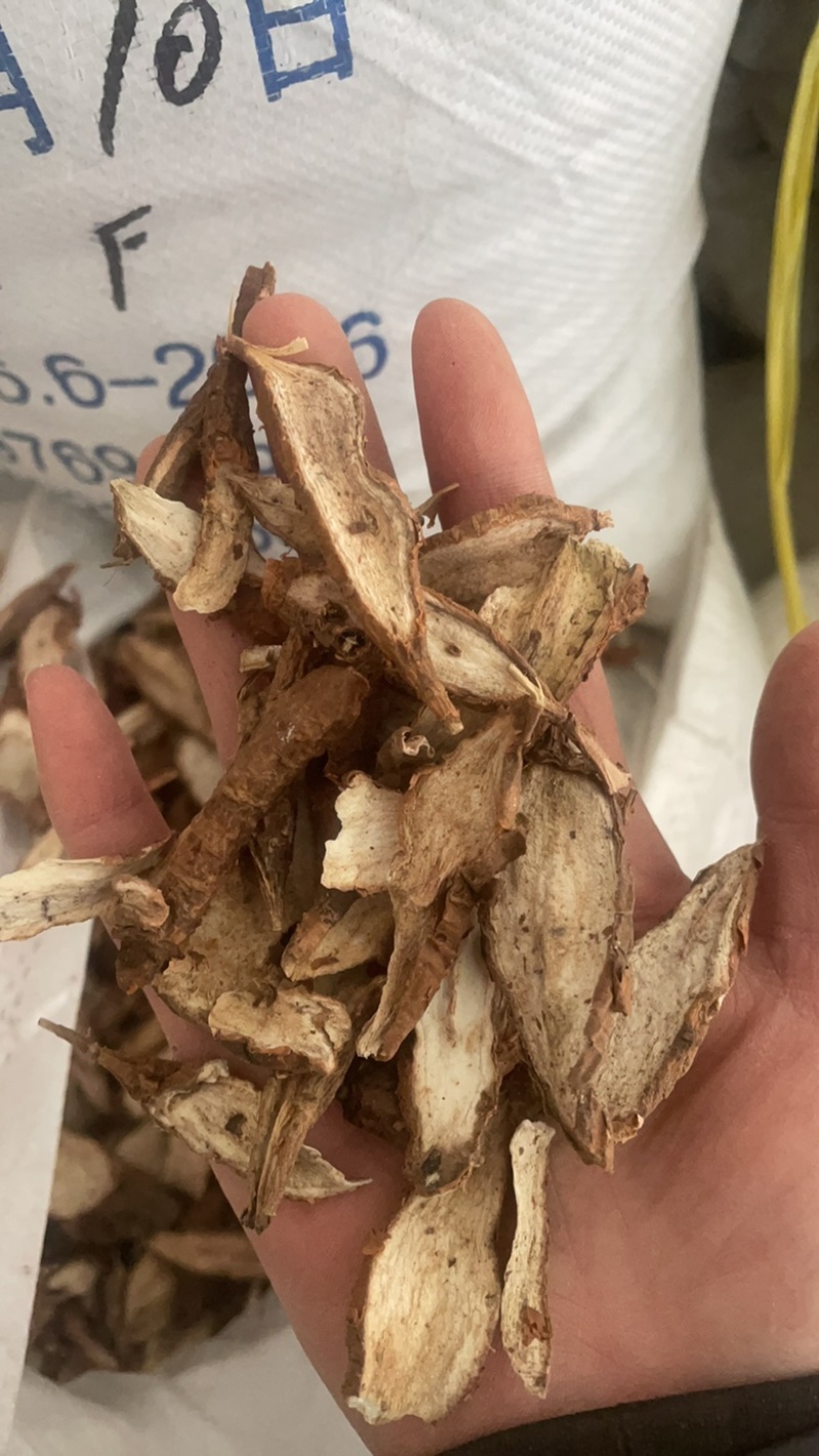 白蔹中药材白敛山地瓜实物拍摄白蔹片