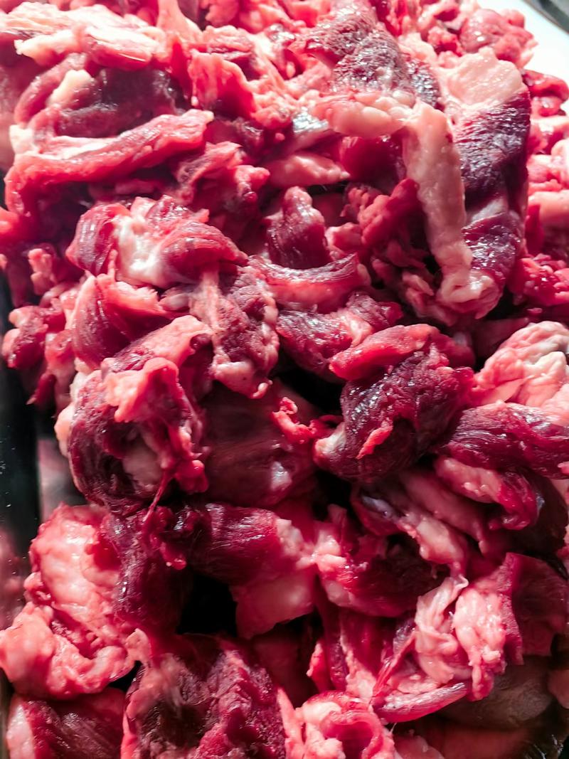 国产精品牛碎肉，新鲜纯干货，热鲜和冷冻锁鲜都有