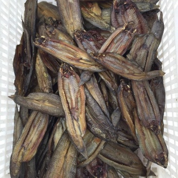 邱古老香腊泥鳅，干泥鳅，开背干泥鳅微烟熏。预制菜好食材。