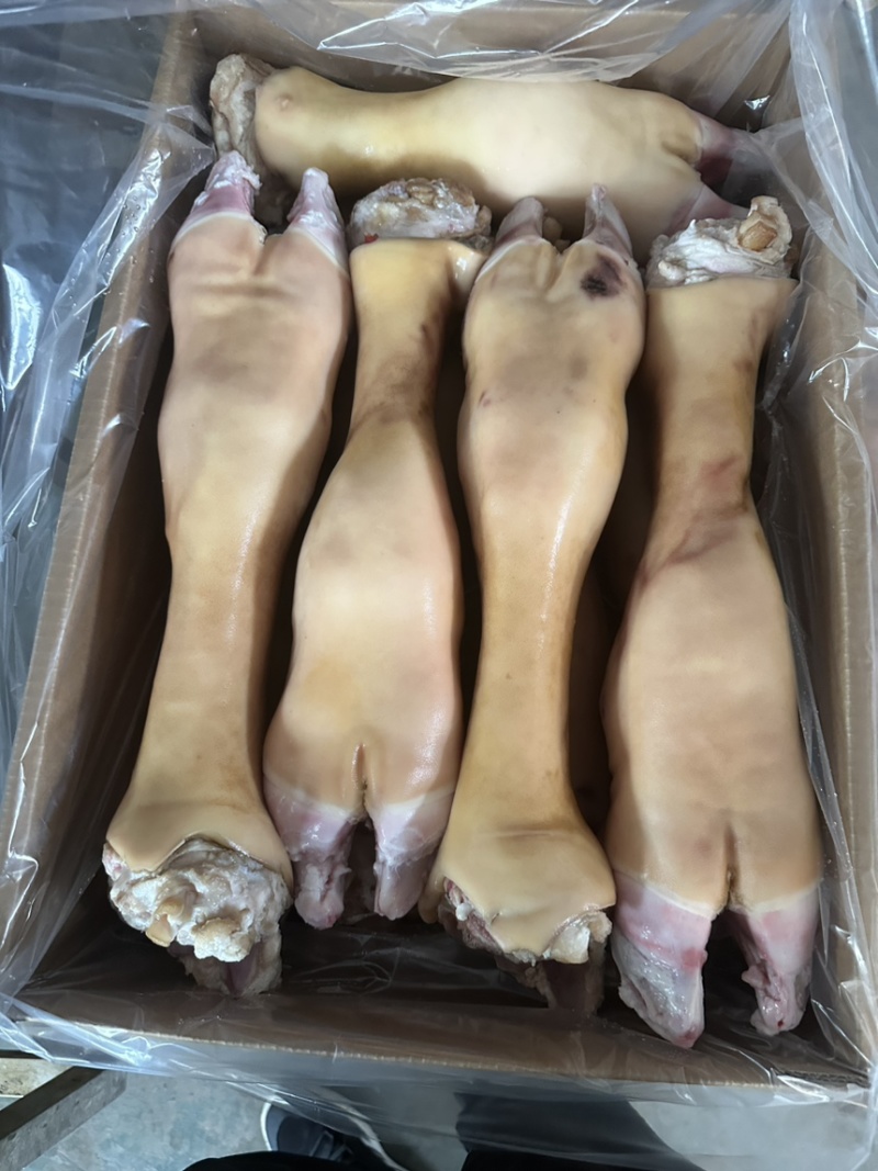精品牛蹄，全去骨、半去骨火烧毛牛蹄。厂家直销。