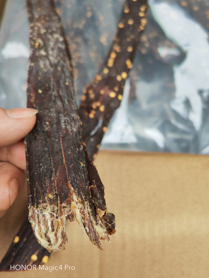 正宗牛肉风干麻辣五香两个口味，厂家直发