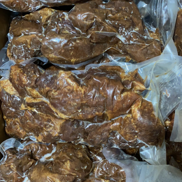 五香熟牛肉，采用牛前牛脖肉煮制，纯干精修去油，可直接上盘
