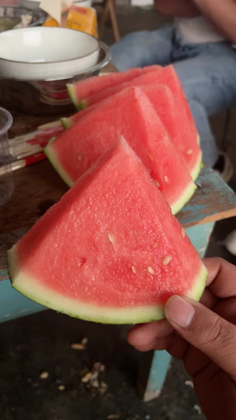 河南夏邑美都西瓜，价格不高，质量保证，，卢可全国代发