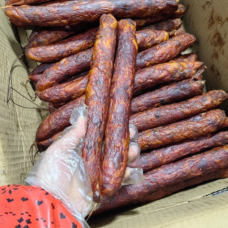 川味烟熏麻辣香肠散装整件批发腌腊制品厂家直销可贴牌可代发