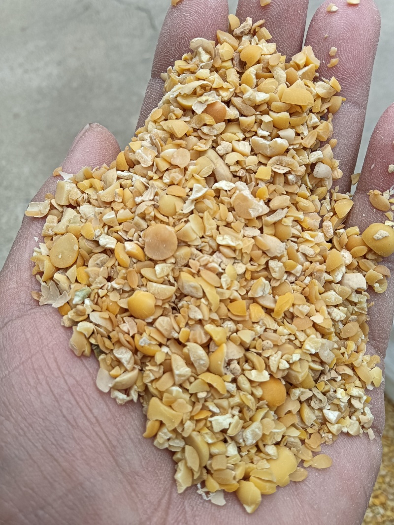 碎黄豆，黄豆，大豆，豆瓣，上地肥料，养殖饲料豆，榨油压饼