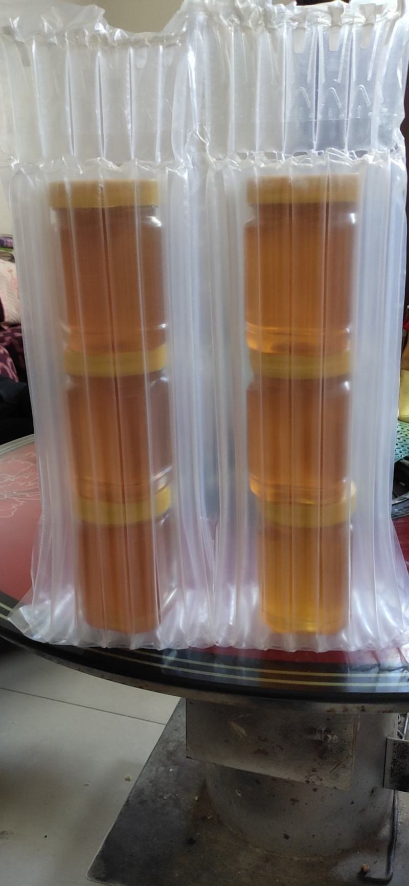 正宗秦岭深山土蜂蜜，产地直供，货源充足，品质保证欢迎采购