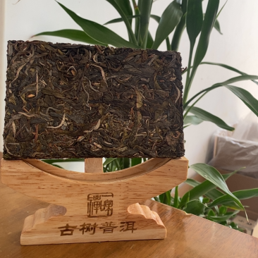 普洱茶生茶，小勐峨春200克小茶砖。