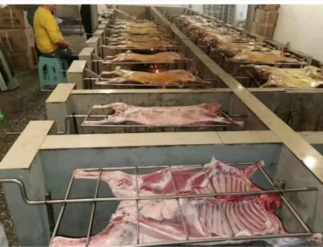 白烤羊烤制过程