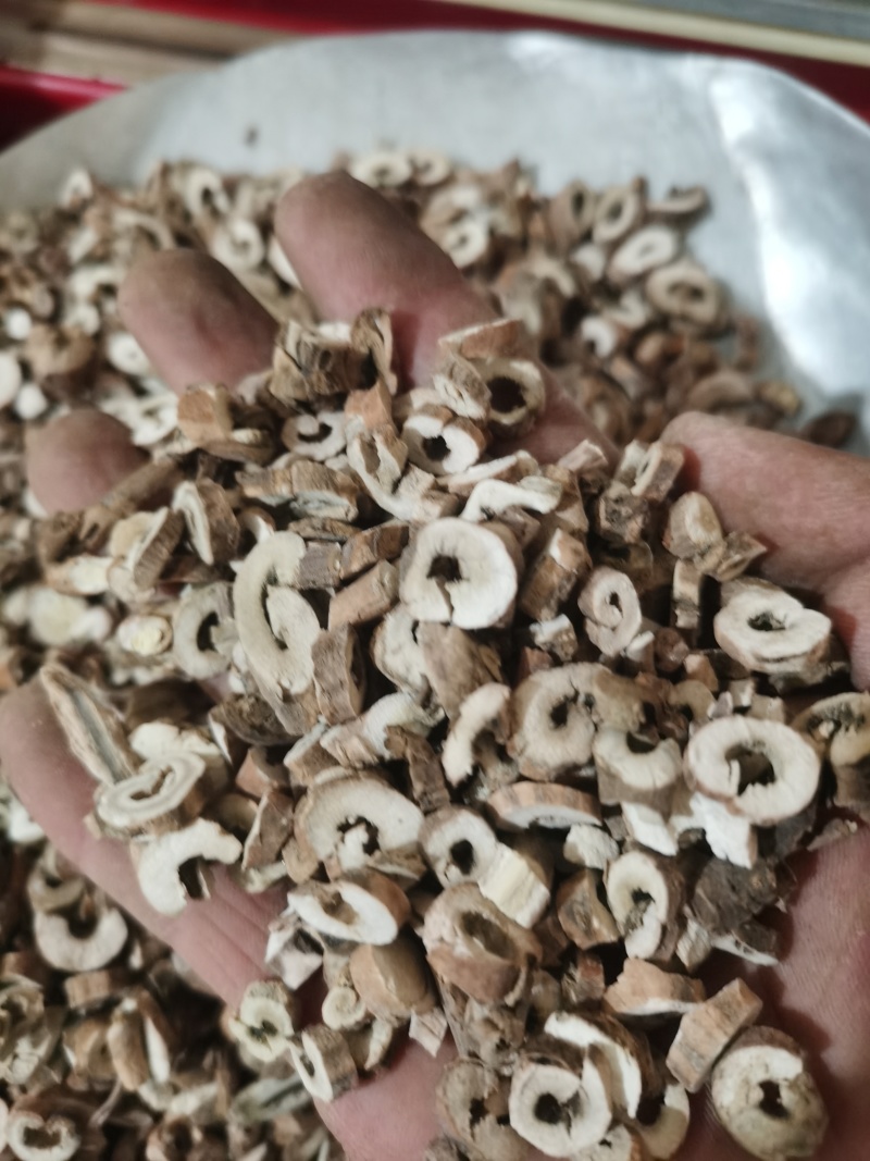 泽润中药牡丹皮无硫抽芯%90多批发零售各种中药材