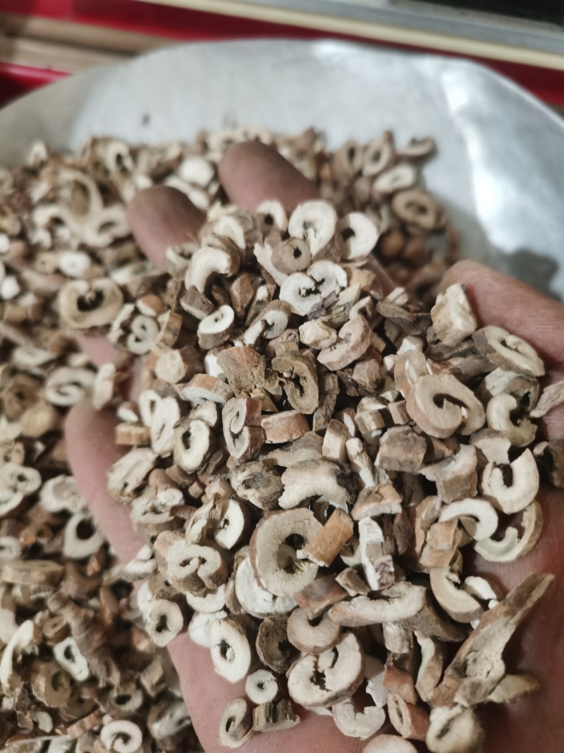 泽润中药牡丹皮无硫抽芯%90多批发零售各种中药材
