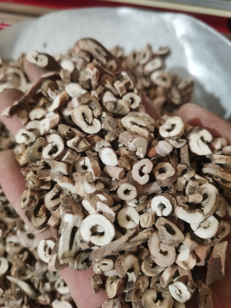 泽润中药牡丹皮无硫抽芯%90多批发零售各种中药材