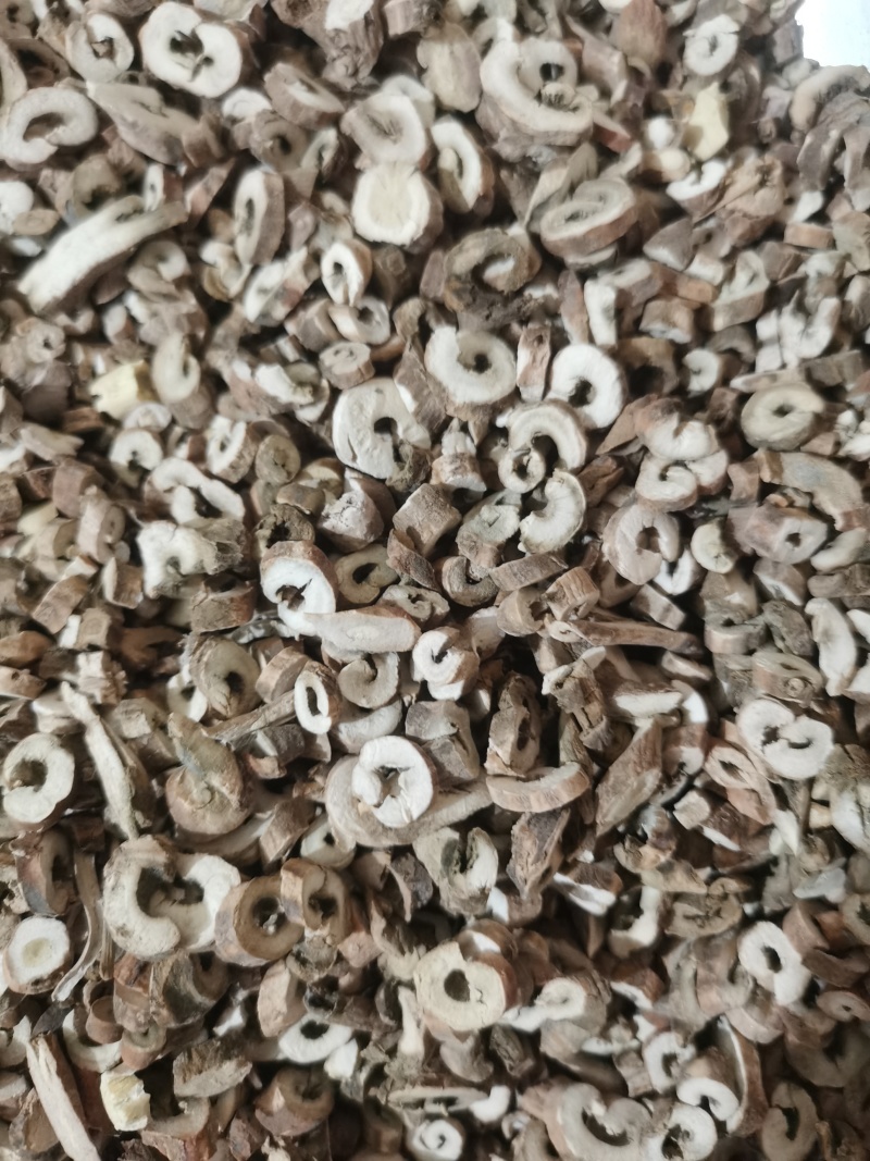 泽润中药牡丹皮无硫抽芯%90多批发零售各种中药材